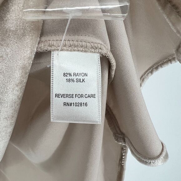 Garnet Hill Top Womens M‎ Cream Velvet Blouse Silk Blend Classic Capsule Career - Picture 4 of 5
